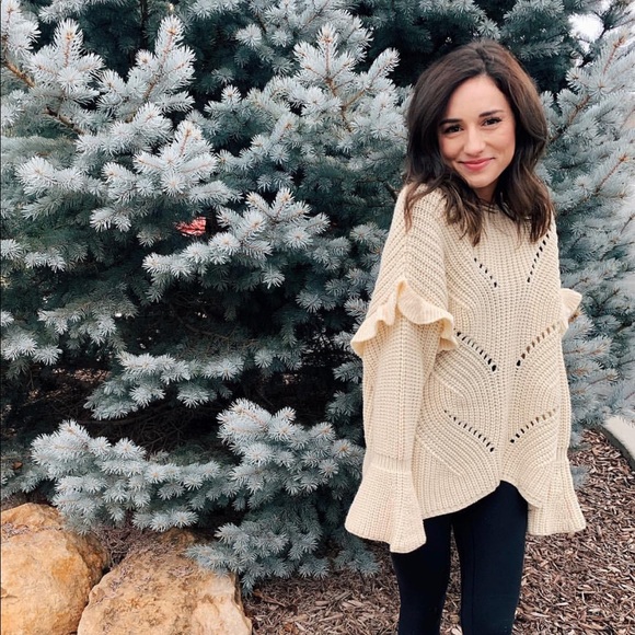 COZY RUFFLE SWEATER - Picture 4 of 4